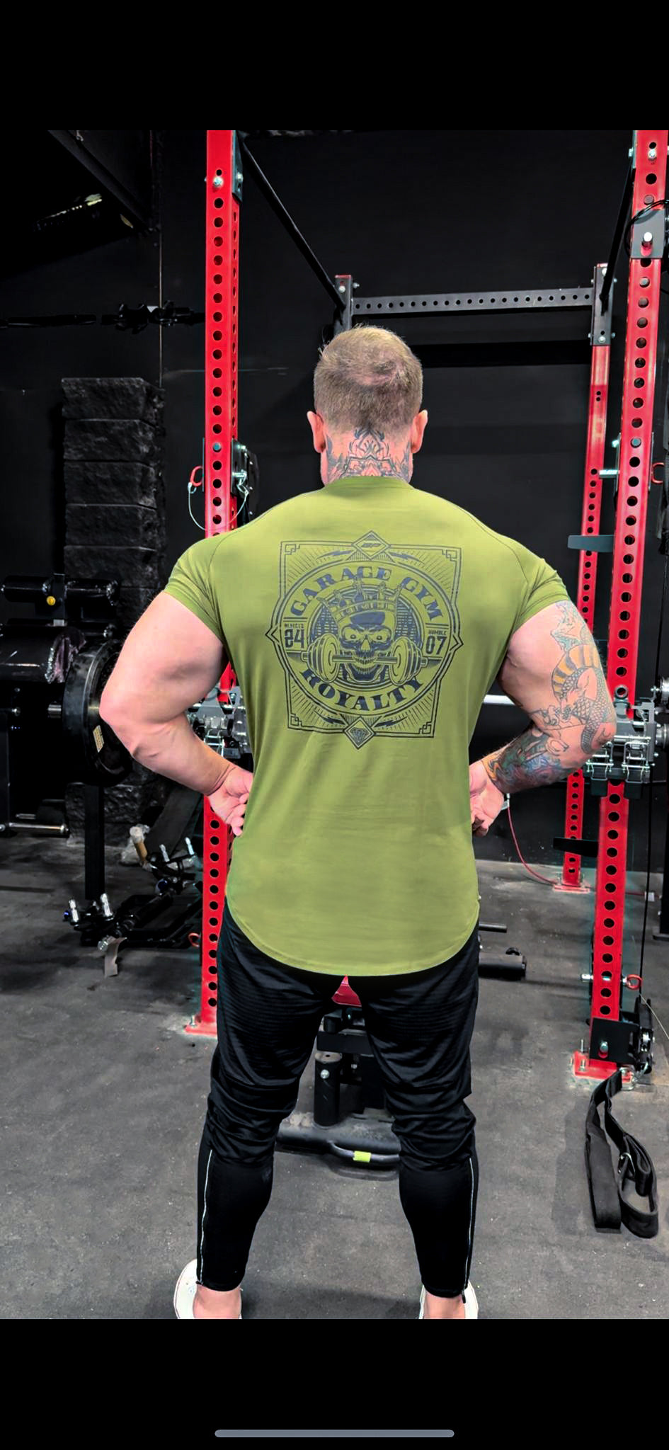T-SHIRT - Garage Gym Royalty